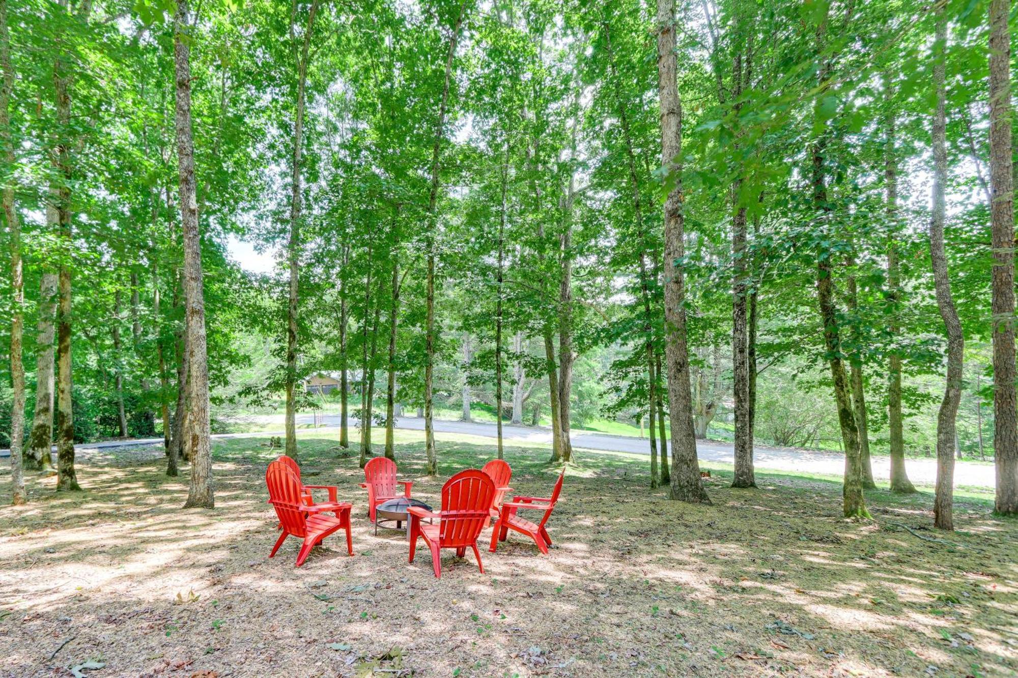 Pet-Friendly Home With Hot Tub In Blue Ridge! Exterior photo