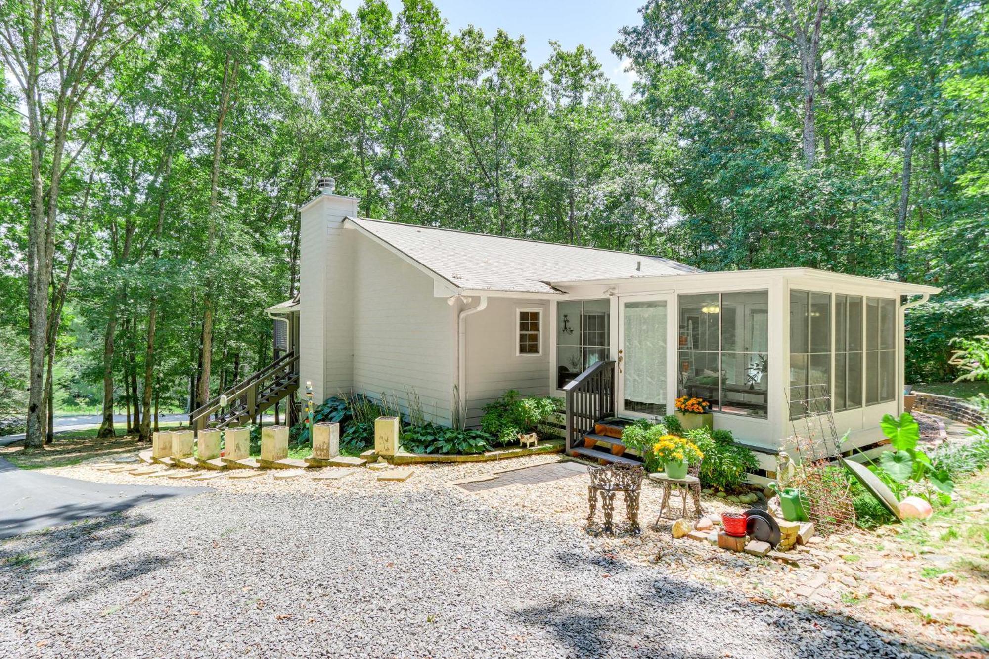 Pet-Friendly Home With Hot Tub In Blue Ridge! Exterior photo